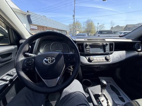 Used 2013 Toyota RAV4 XLE AWD/4WD image 3