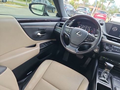 Used 2019 Lexus ES 350 F Sport image 9