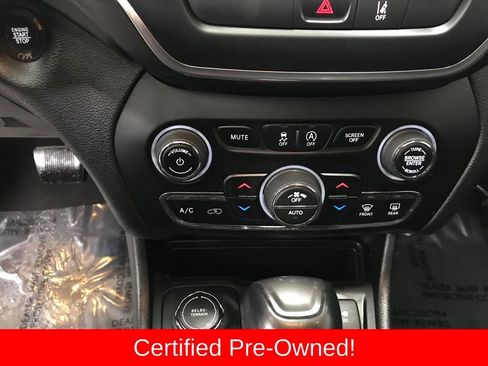 Certified 2022 Jeep Cherokee Latitude Lux w/ Sun & Sound Group image 20