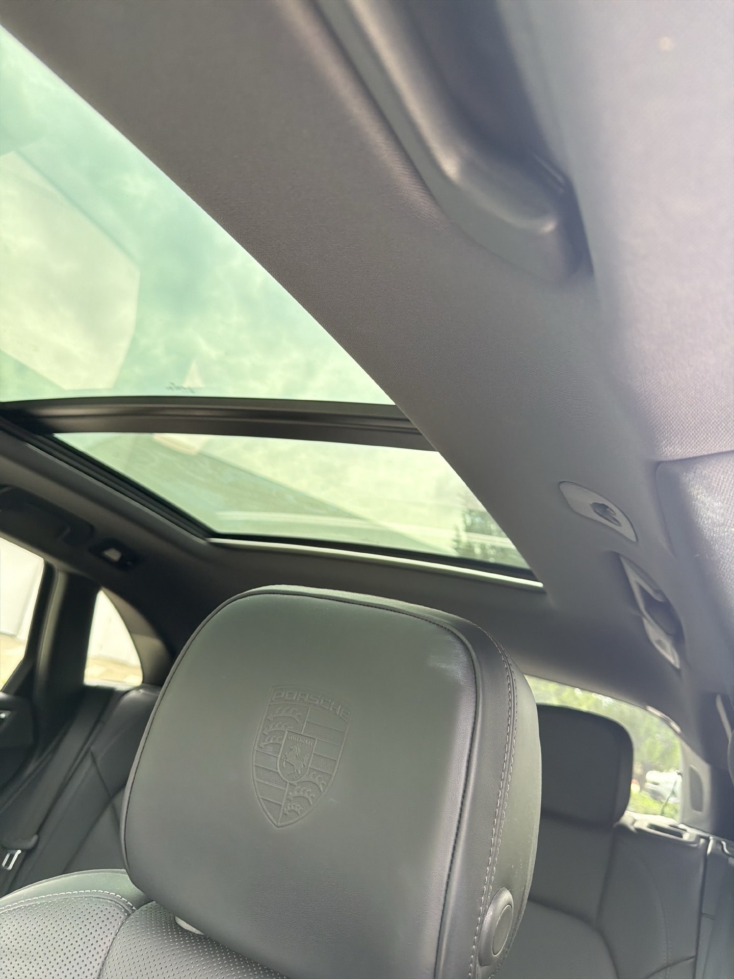 Used 2023 Porsche Macan Turbo AWD/4WD image 37