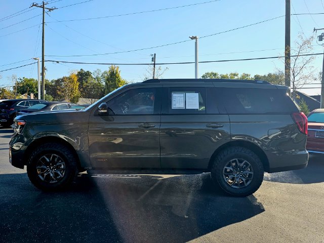 Used 2025 Ford Expedition Tremor AWD/4WD image 14