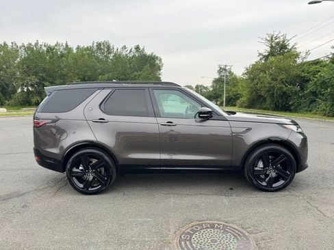 Used 2025 Land Rover Discovery Dynamic SE AWD/4WD image 6