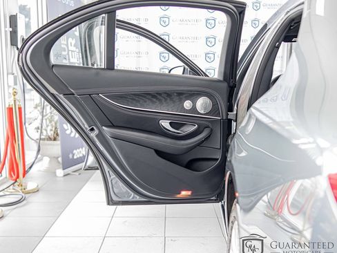 Used 2019 Mercedes-Benz E 300 4MATIC w/ Driver Assistance Package image 35