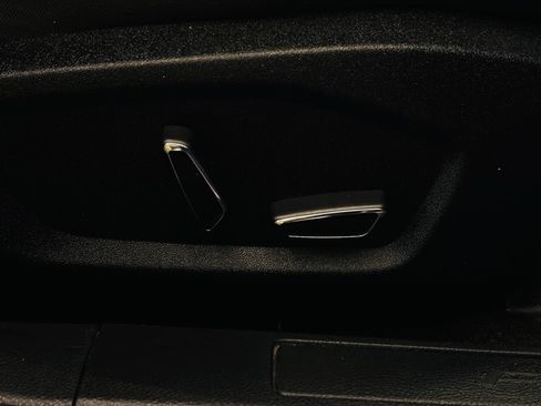 Used 2018 Ford Fusion SE w/ Fusion SE Technology Package FWD image 35