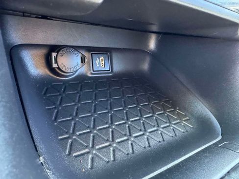 Certified 2025 Toyota RAV4 XLE AWD/4WD image 31
