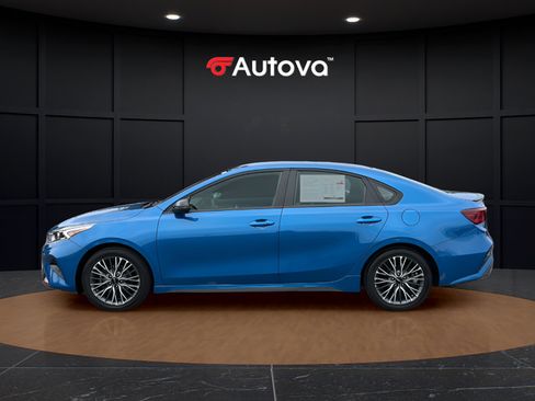 Used 2023 Kia Forte GT-Line FWD image 2