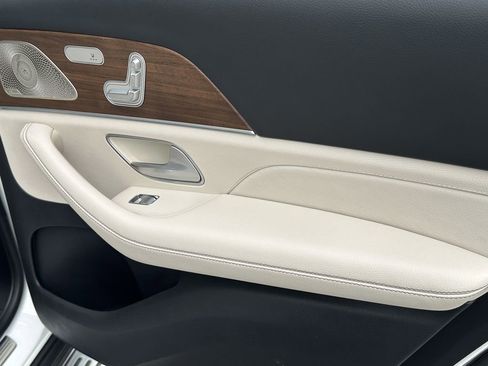 Used 2022 Mercedes-Benz GLS 450 4MATIC image 20