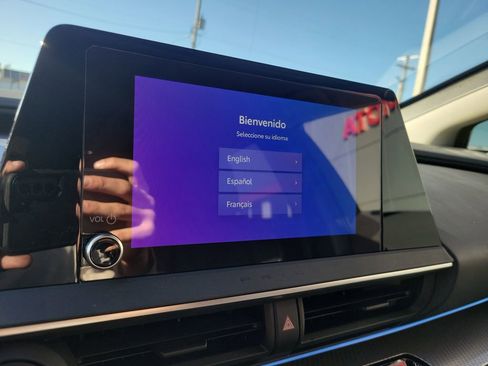 Used 2025 Toyota Prius XLE image 19