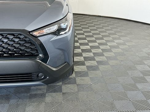 Used 2024 Toyota Corolla Cross LE FWD image 9