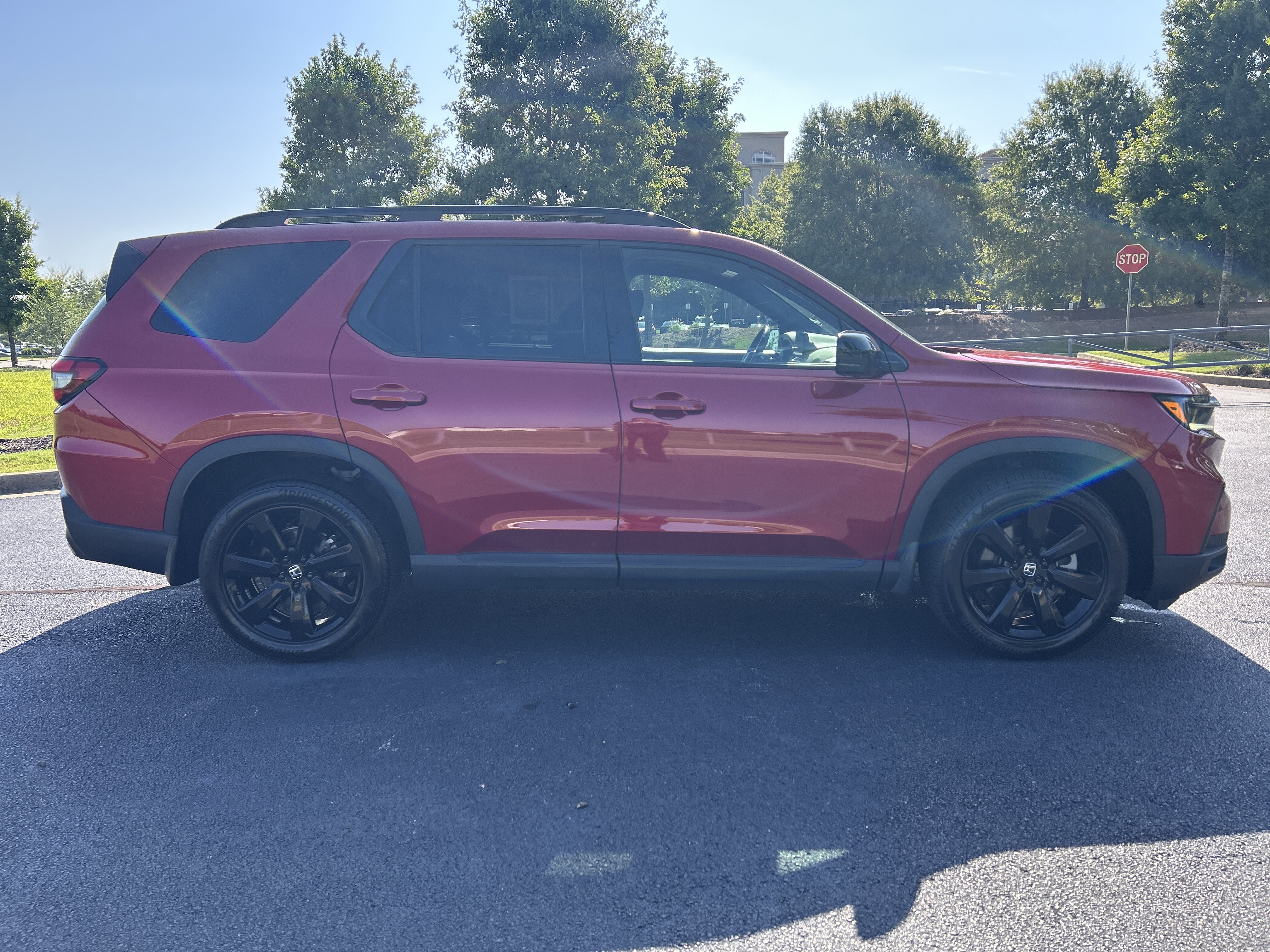 Certified 2025 Honda Pilot Black Edition image 10