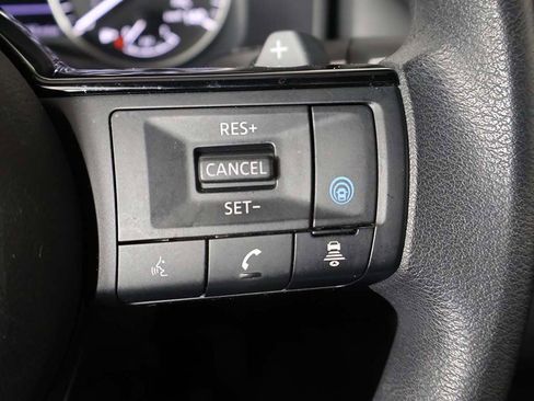 Used 2023 Nissan Rogue SV image 38