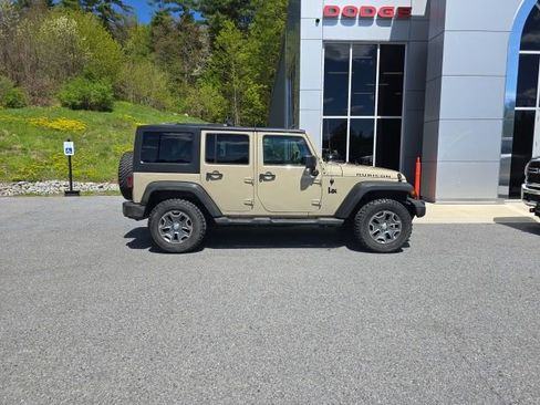 Certified 2017 Jeep Wrangler Unlimited Rubicon w/ Cold Weather Group AWD/4WD image 7