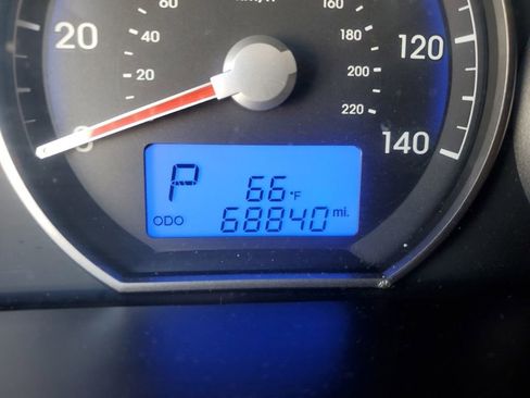 Used 2011 Hyundai Santa Fe GLS image 14