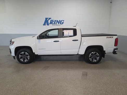 Used 2021 Chevrolet Colorado Z71 AWD/4WD image 2