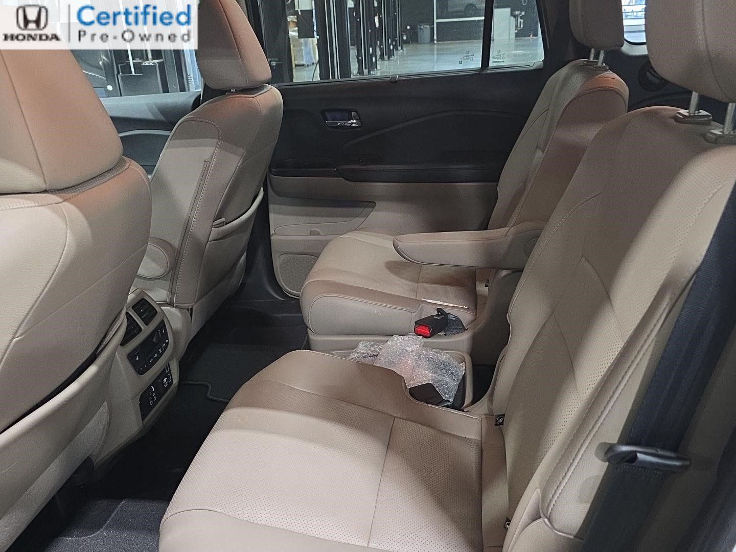 Used 2020 Honda Pilot Elite image 3