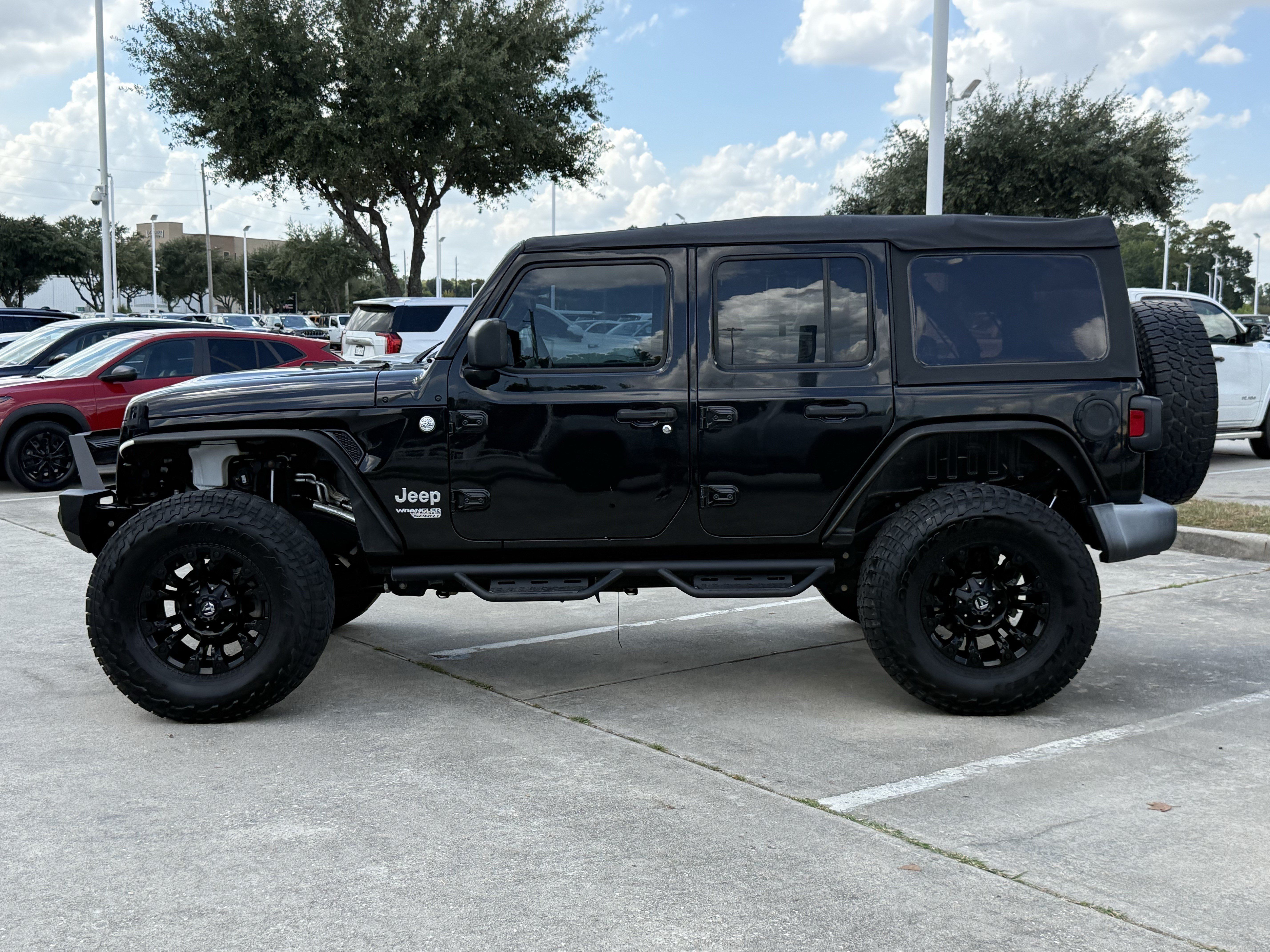 Used 2018 Jeep Wrangler Unlimited Sport S AWD/4WD image 8