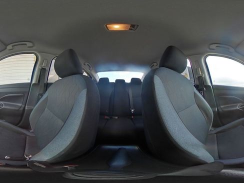 Used 2023 Nissan Versa SV image 39