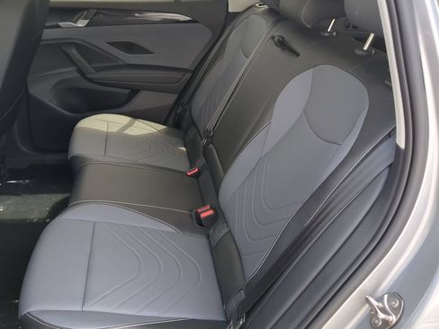 New 2026 Volkswagen Tiguan SE FWD image 17