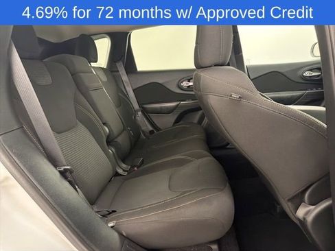 Used 2016 Jeep Cherokee Latitude w/ Comfort & Sound Group image 11