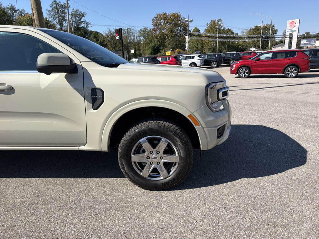 Used 2026 Ford Ranger Lariat w/ FX4 Off-Road Package AWD/4WD image 2
