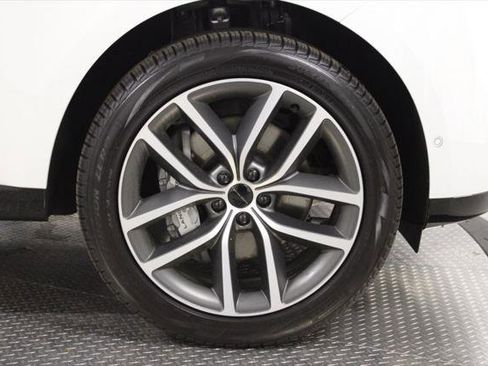 New 2026 Land Rover Range Rover Long Wheelbase SE AWD/4WD image 15