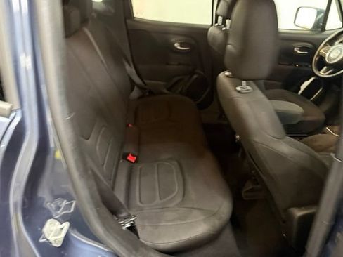 Used 2020 Jeep Renegade Latitude w/ Cold Weather Group AWD/4WD image 41