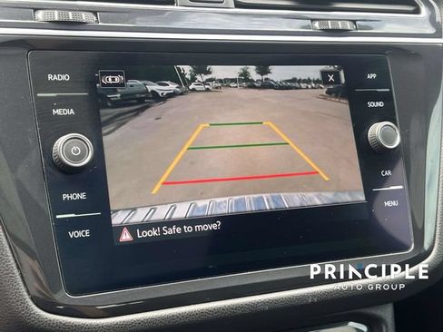 Used 2023 Volkswagen Tiguan SE FWD image 22