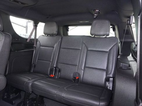 Used 2026 Chevrolet Suburban Z71 w/ Comfort Package AWD/4WD image 30