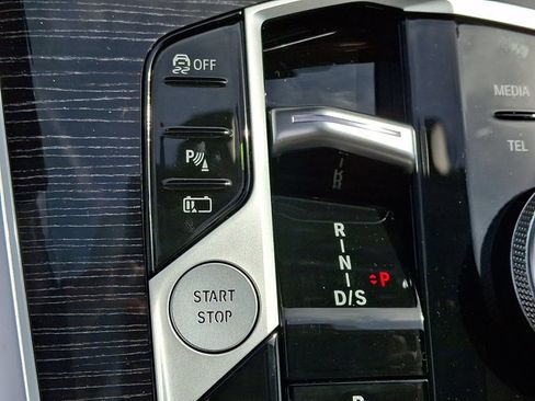 New 2026 BMW X5 xDrive50e image 18