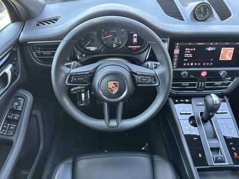 Certified 2025 Porsche Macan AWD/4WD image 15