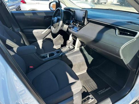 Used 2022 Toyota Corolla Cross LE w/ Moonroof Package image 11