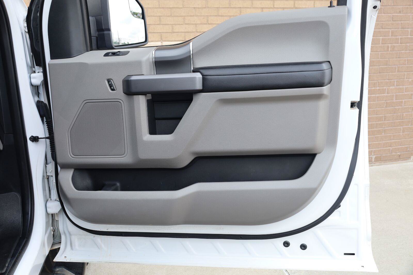 Used 2019 Ford F150 XLT w/ Equipment Group 302A Luxury AWD/4WD image 24