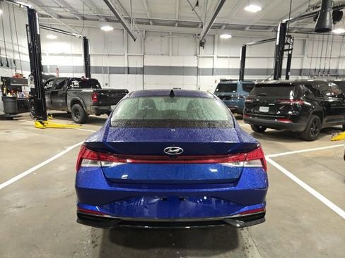 Used 2021 Hyundai Elantra SEL w/ Convenience + Premium Package image 6