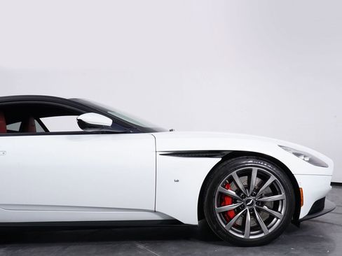 Used 2018 Aston Martin DB11 V12 image 26