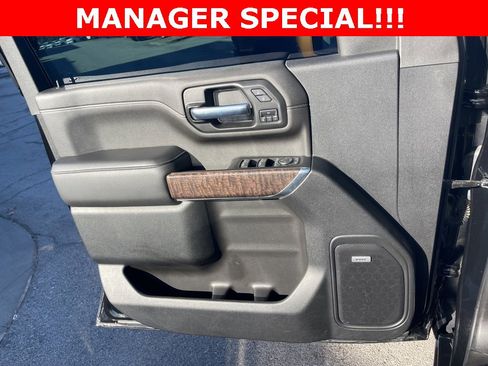 Certified 2022 GMC Sierra 2500 Denali w/ Denali Black Diamond Edition image 42