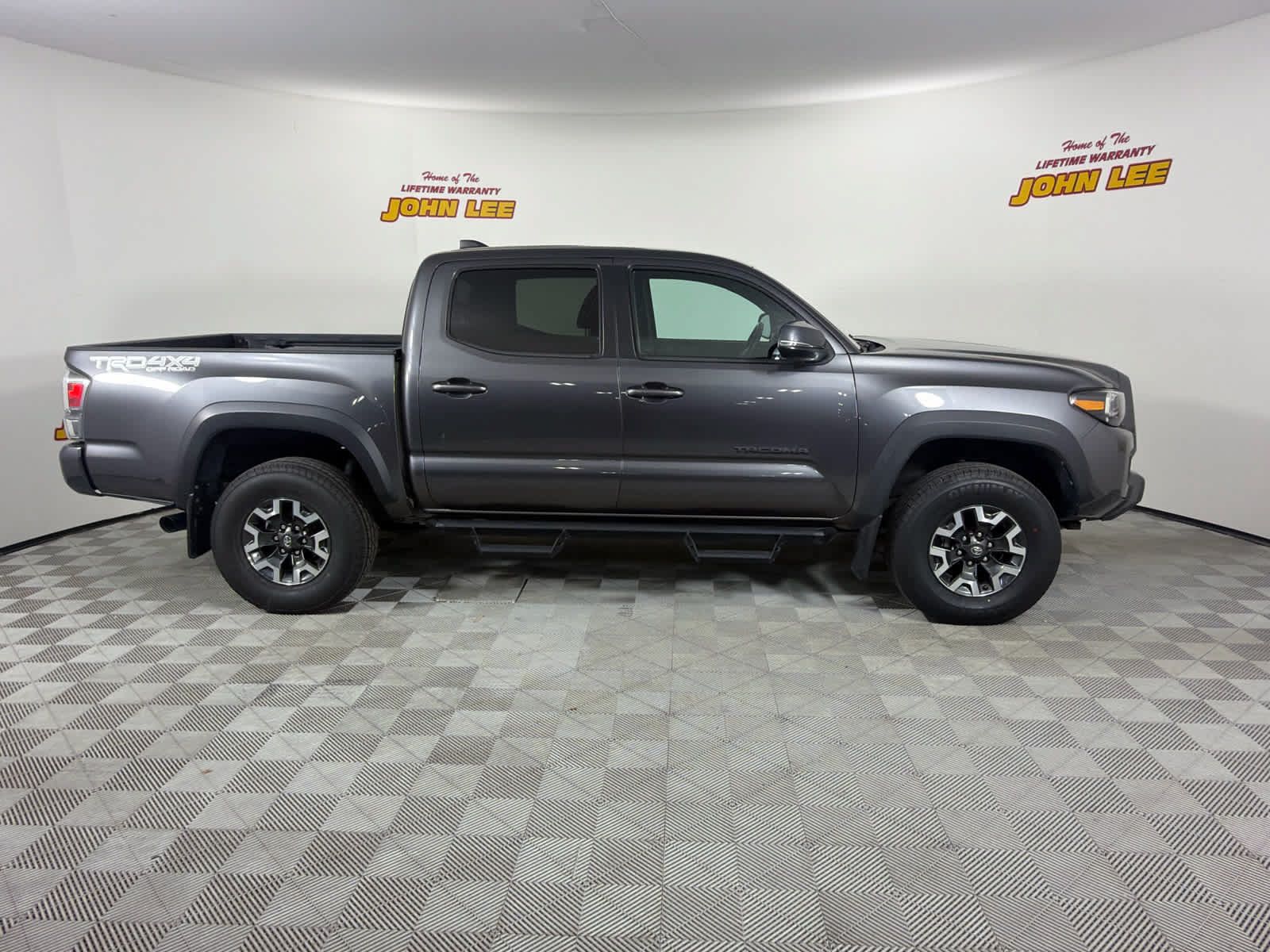 Used 2021 Toyota Tacoma TRD Off-Road w/ Technology Package AWD/4WD image 7