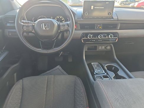 Used 2025 Honda Pilot Sport image 22