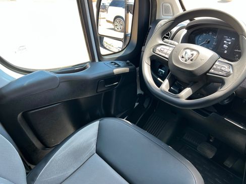 Used 2025 RAM ProMaster 3500 w/ Convenience Group FWD image 11