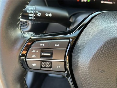 Used 2025 Honda HR-V EX-L image 12