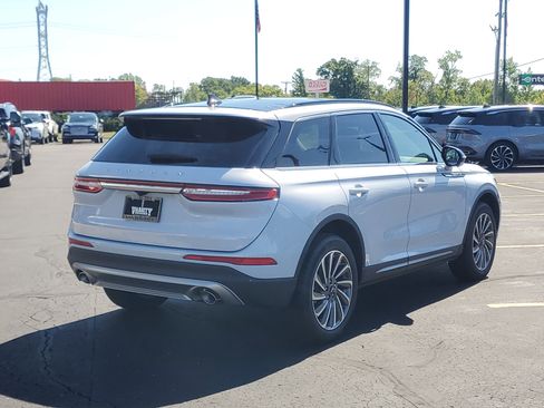 New 2025 Lincoln Corsair Reserve w/ Equipment Group 202A image 4