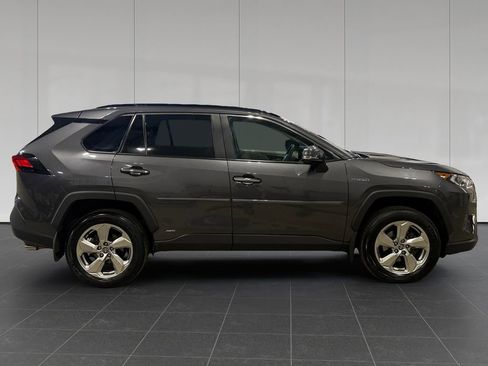 Used 2021 Toyota RAV4 Limited image 6