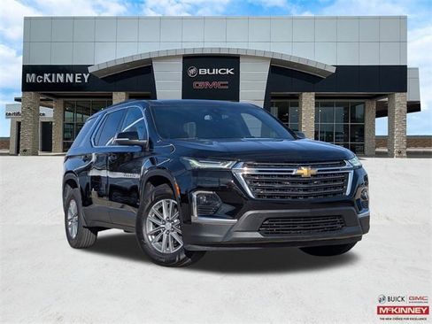 Used 2023 Chevrolet Traverse LT image 1