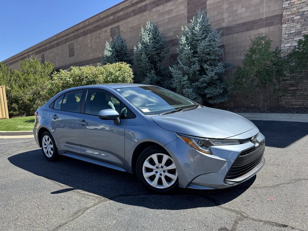 Used 2024 Toyota Corolla LE FWD image 2