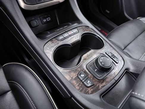 Used 2022 GMC Acadia Denali w/ Denali Ultimate Package image 48