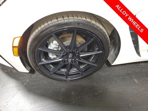 Used 2024 Toyota GR86 Premium image 7