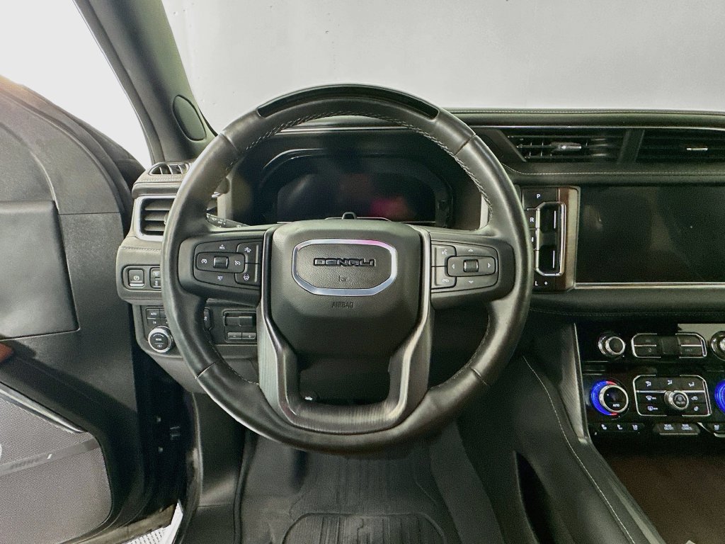 Used 2024 GMC Yukon Denali Ultimate w/ LPO, Floor Liner Package AWD/4WD image 18