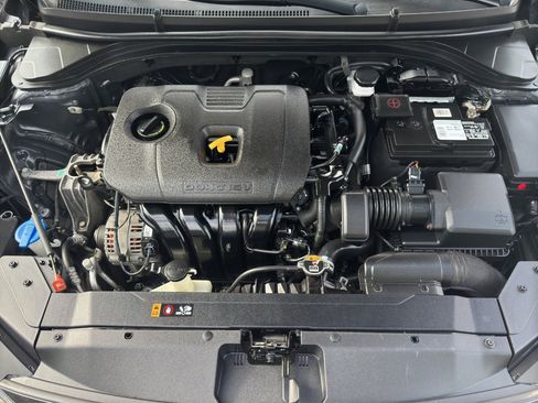 Used 2020 Hyundai Elantra SE image 21