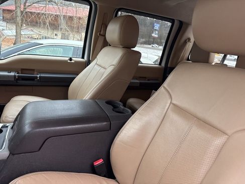 Used 2016 Ford F350 Lariat w/ Chrome Package image 12