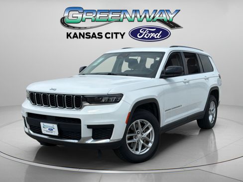 Used 2021 Jeep Grand Cherokee L Laredo w/ Luxury Tech Group I AWD/4WD image 4