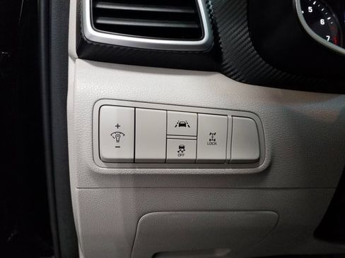 Used 2020 Hyundai Tucson SE image 12